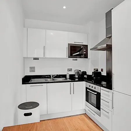 Urban Retreat Stylish 1-bed Bliss * London