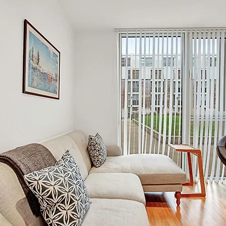 Urban Retreat Stylish 1-bed Bliss Apartment *