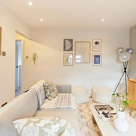 The North Notting Hill Crib - Bright 1bdr Flat Apartment *