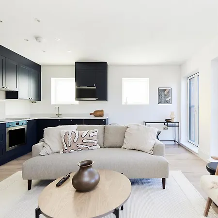 The Wembley Park Sanctuary - Stunning 2bdr Flat With Balcony Apartamento