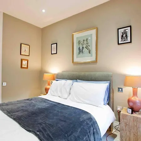 Holiday home 3 Bedroom Modern Townhouse