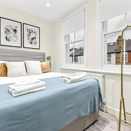 Apartment Elegance: Spacious 2br For Urban Comfort Twickenham