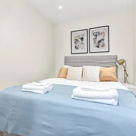 Apartment Elegance: Spacious 2br For Urban Comfort