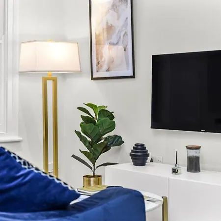 Apartment Elegance: Spacious 2br For Urban Comfort