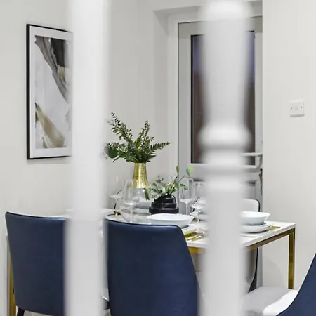 Elegance: Spacious 2br For Urban Comfort * Twickenham