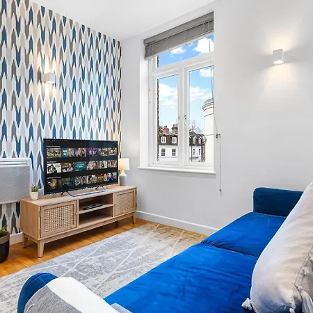 Apartment Modern One Bedroom Flat - Near Heathrow, Windsor Castle, Thorpe Park - Staines Tw18 London