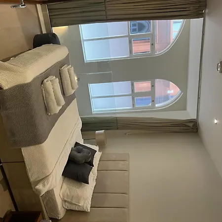 Beautiful 2-bed In 公寓