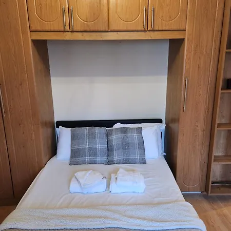 Uk Chaps Retreat: Private Chelsea Apartment