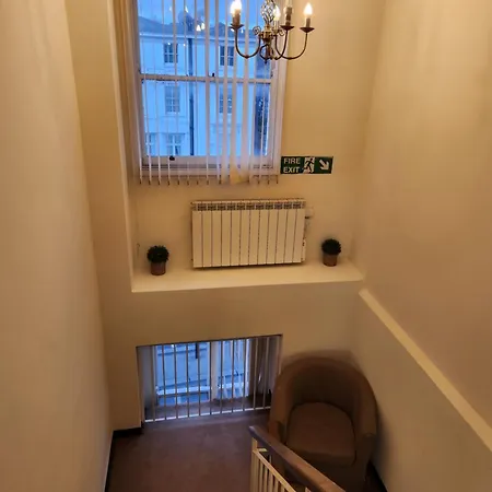 Uk Chaps Retreat: Private Chelsea