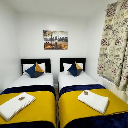 Tower Bridge London, 2 Bedrooms, Reception, Kitchen, Parking Apartment