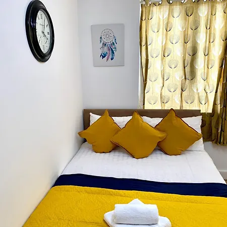 Tower Bridge London, 2 Bedrooms, Reception, Kitchen, Parking
