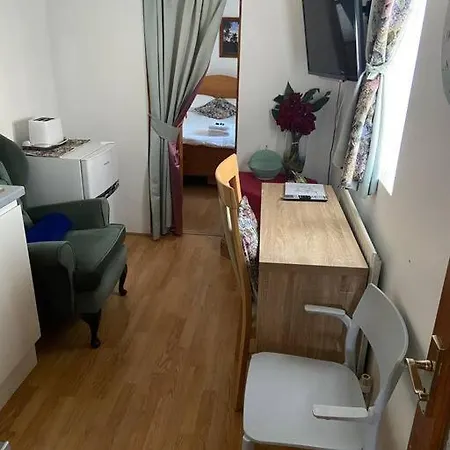 Cozy, Private, Guest Sw London 30 Mins From Heathrow *