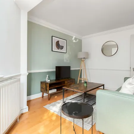 The Goldhawk Road Collection Apartment *