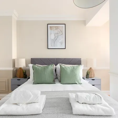 Apartment The Goldhawk Road Collection *