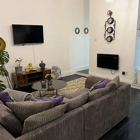 Modern And Spacious 2 Bedroom Flat Near Shoreditch * London