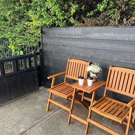 Modern And Spacious 2 Bedroom Flat Near Shoreditch Apartment London