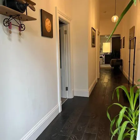 Modern And Spacious 2 Bedroom Flat Near Shoreditch Apartment *