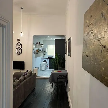 Modern And Spacious 2 Bedroom Flat Near Shoreditch * London