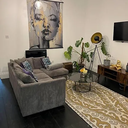 Modern And Spacious 2 Bedroom Flat Near Shoreditch Apartment *
