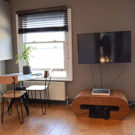 Contemporary 2bd Flat 4 Mins To Finsbury Park! *