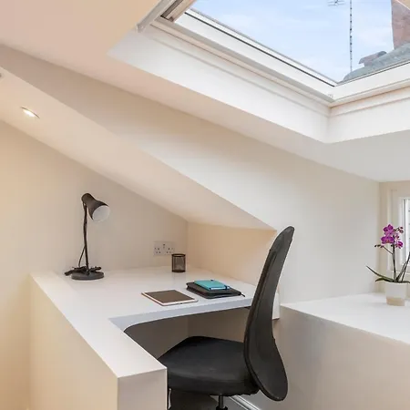 Guest Favorite Private With King Sized Bed And Garden Newly Renovated Apartment *