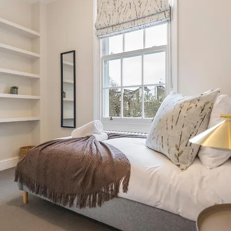 Guest Favorite Private With King Sized Bed And Garden Newly Renovated Apartment *