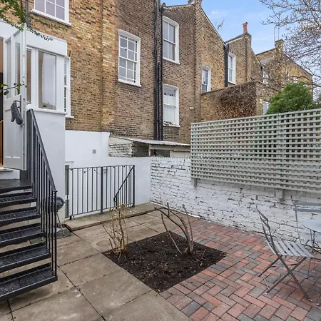 Guest Favorite Private With King Sized Bed And Garden Newly Renovated Apartment London