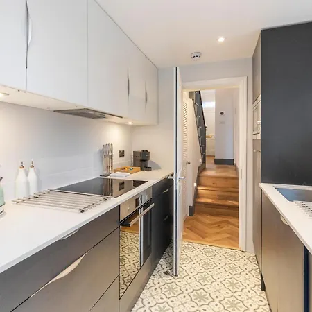Apartment Guest Favorite Private With King Sized Bed And Garden Newly Renovated