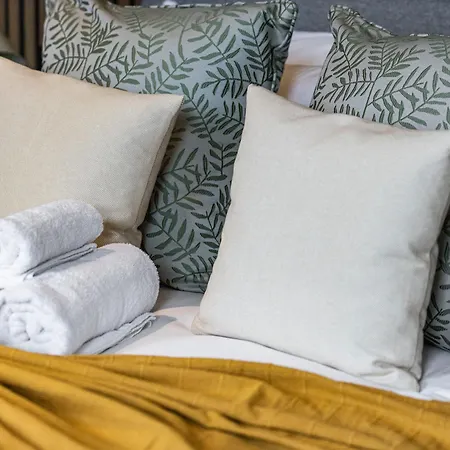 Apartment Guest Favorite Private With King Sized Bed And Garden Newly Renovated *