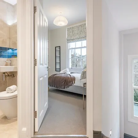 Guest Favorite Private With King Sized Bed And Garden Newly Renovated Apartment London