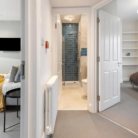 Guest Favorite Private With King Sized Bed And Garden Newly Renovated