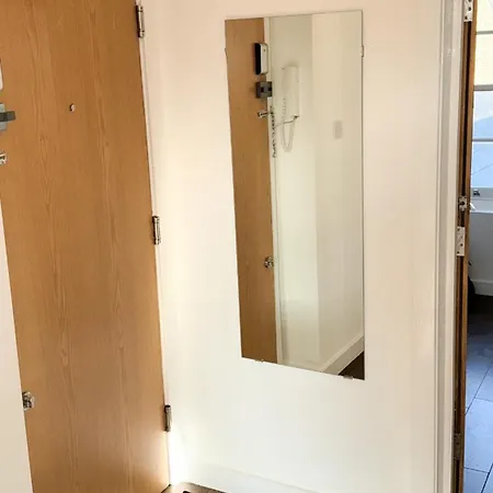 Apartment Stylish 1 Bedroom London