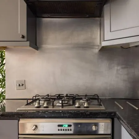 The West Kensington Collection Apartment *