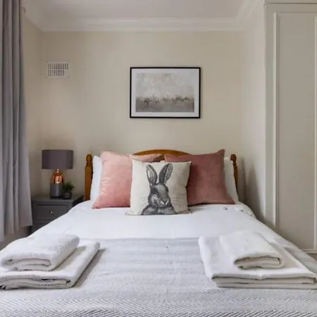 The West Kensington Collection Apartment