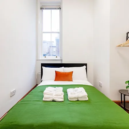 2 Bedroom In Center Of * London