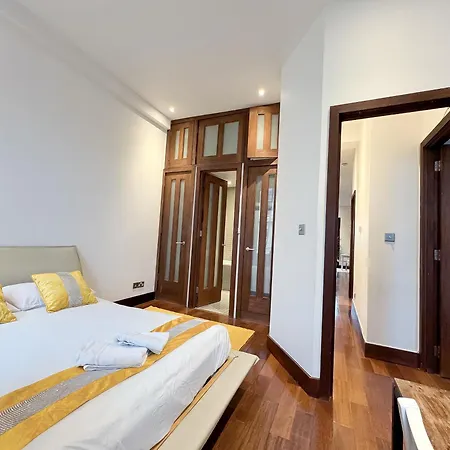 Apartment The Kensington Heights London