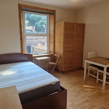 Bright Highgate Apartament Londyn