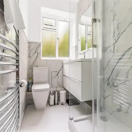 Apartment Pass The Keys - Modern Trendy Battersea *