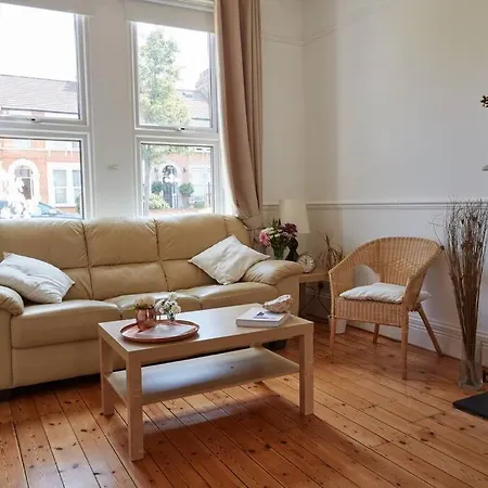 Beechhill House - London Holiday home
