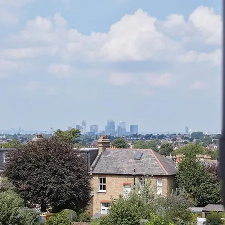 Beechhill House - London Holiday home