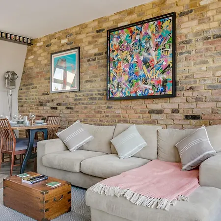 Appartement Stylish 2 Bed Flat With Balcony Great Views Nrtube *