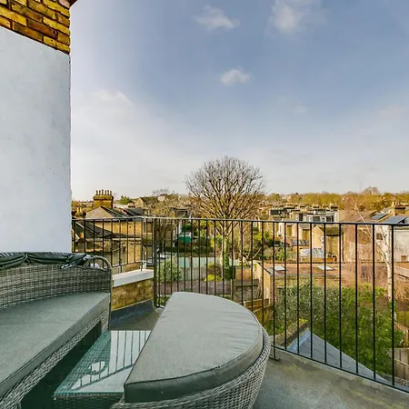 Stylish 2 Bed Flat With Balcony Great Views Nrtube Appartement *