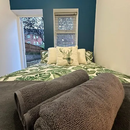 Halloway Guest 54 Apartment