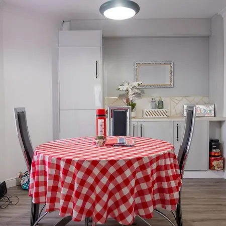 Homestay Spacious Double Bedroom In Shooters Hill London