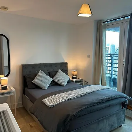 Cosy Views Apartment *