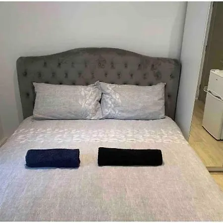 Property-ensuite, Double And Budget