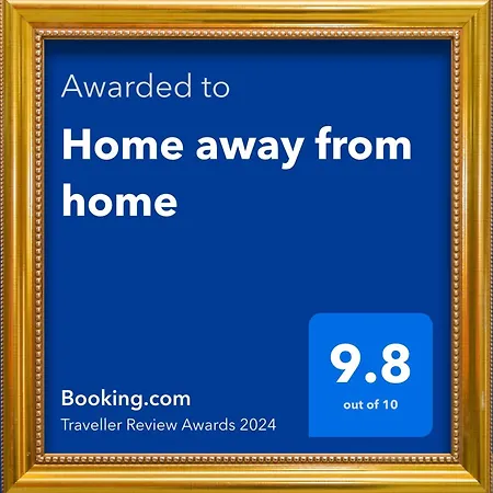 Alloggio in famiglia Away From *