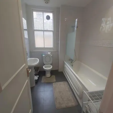 Apartment Zone 2, Easy Travel London