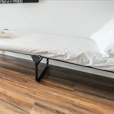 6 - West Brand New Loft Apartment