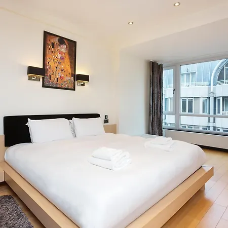 Veeve - Hyde Park Heights Apartment *